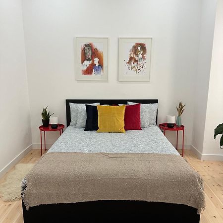 Modern Bedroom In Lissabon Exterior foto